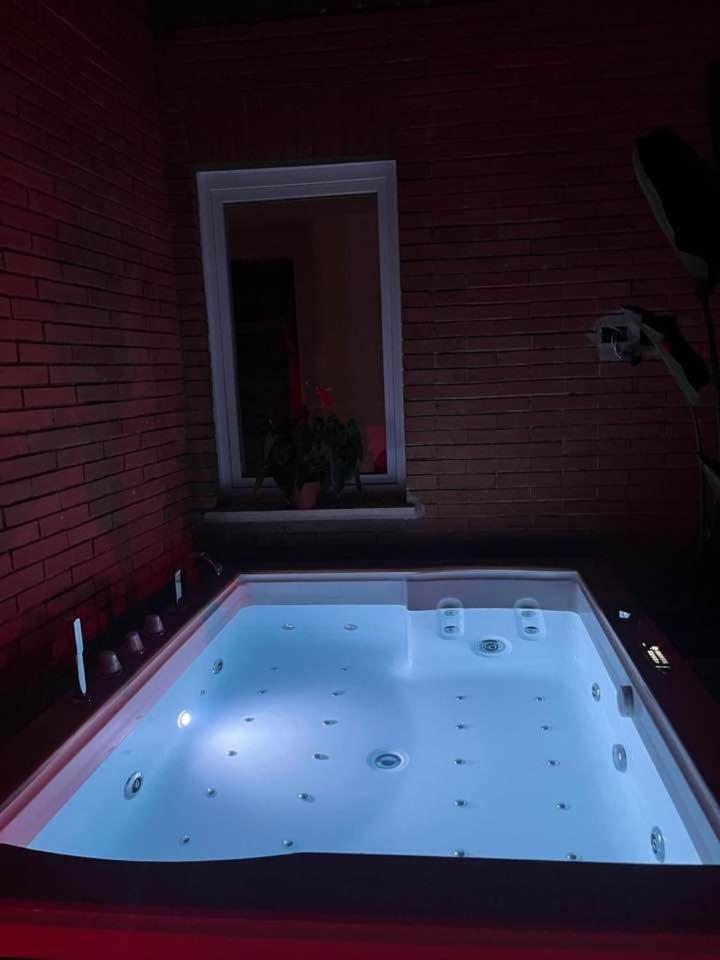 Luxury Penthouse With Terrace And Hot Tub Apartamento Roma